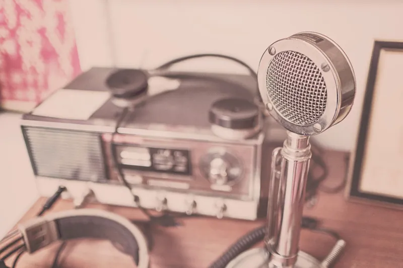 Dial Tone Outlaws: How Rogue DJs Turned Dead Frequencies Into Living Empires